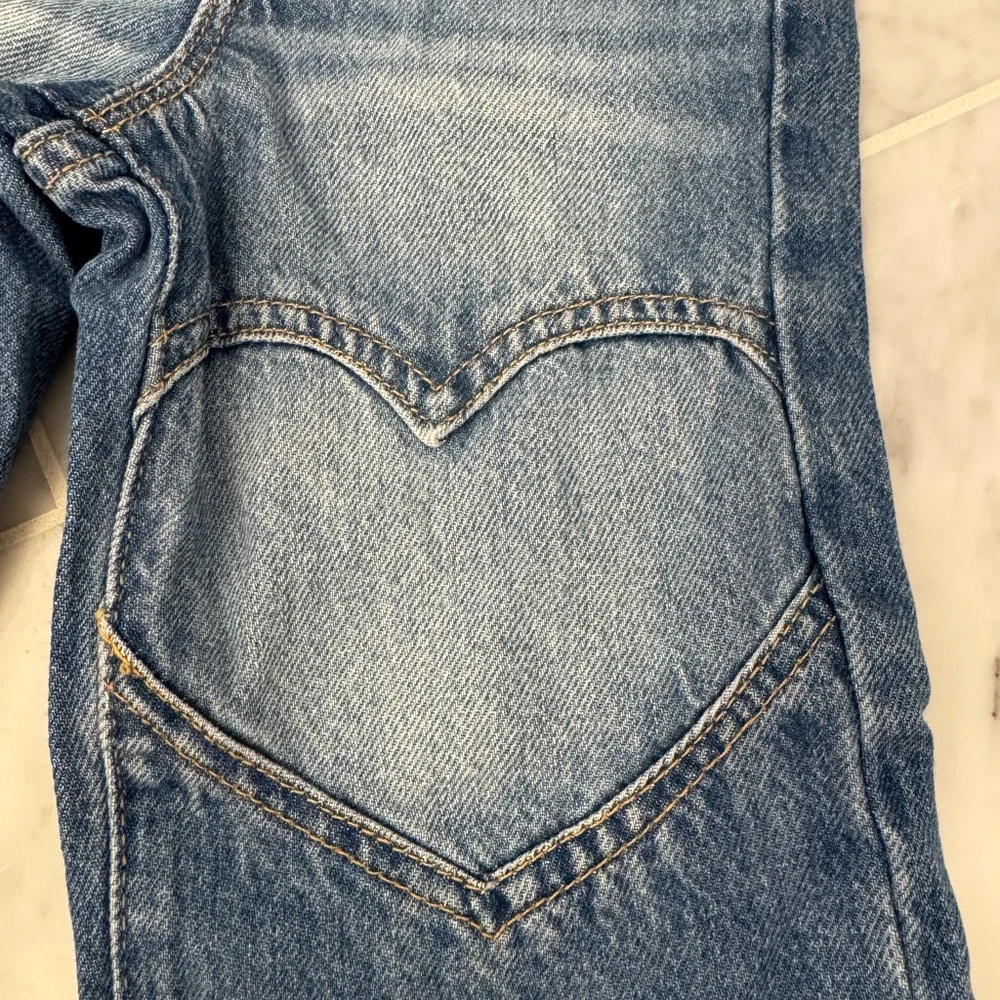 GAP Wide-Leg Heart Jeans - Picture 2 of 6